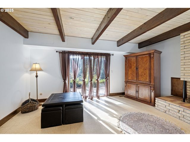 24763 STURTEVANT Dr, Veneta, OR 97487