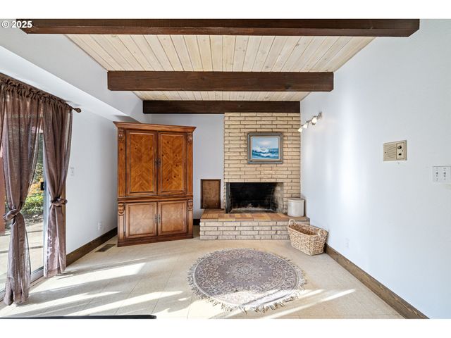 24763 STURTEVANT Dr, Veneta, OR 97487