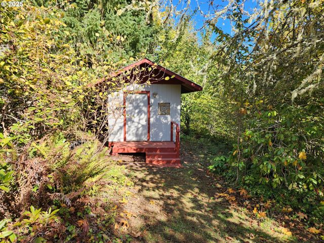 24763 STURTEVANT Dr, Veneta, OR 97487