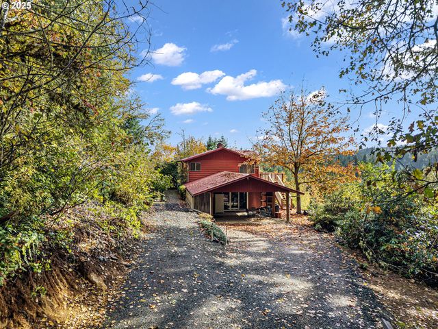 24763 STURTEVANT Dr, Veneta, OR 97487