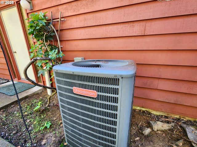 24763 STURTEVANT Dr, Veneta, OR 97487