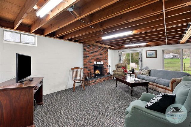 4125 Lorenson Road, Whitehall, MI 49461