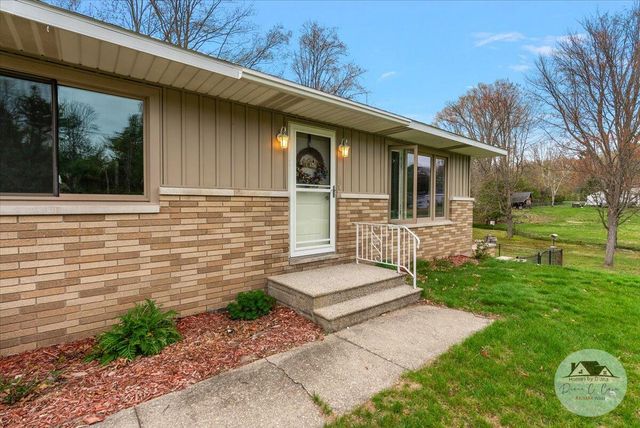 4125 Lorenson Road, Whitehall, MI 49461