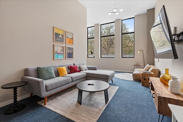 1900 W Lawrence Avenue 225, Chicago, IL 60640