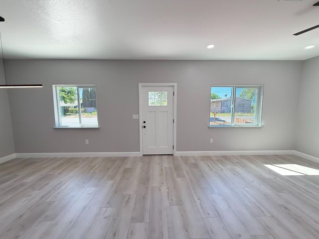 1519 9th Ave, Olivehurst, CA 95961