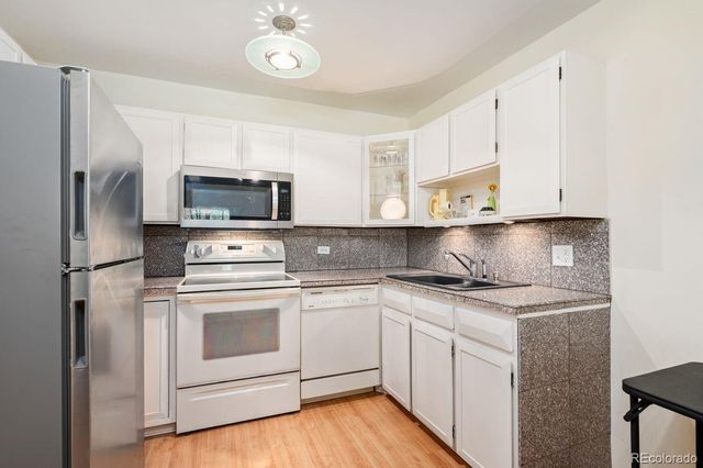 645 S Alton Way 10B, Denver, CO 80247