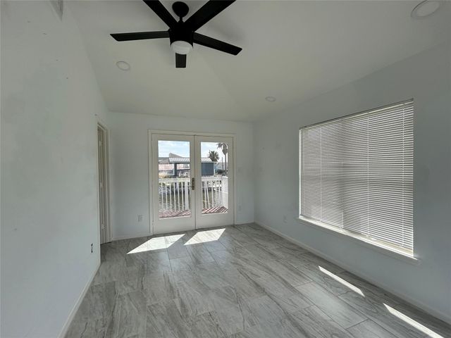 16643 Bermuda Way Way, Jamaica Beach, TX 77554