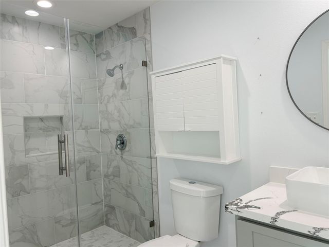 16643 Bermuda Way Way, Jamaica Beach, TX 77554