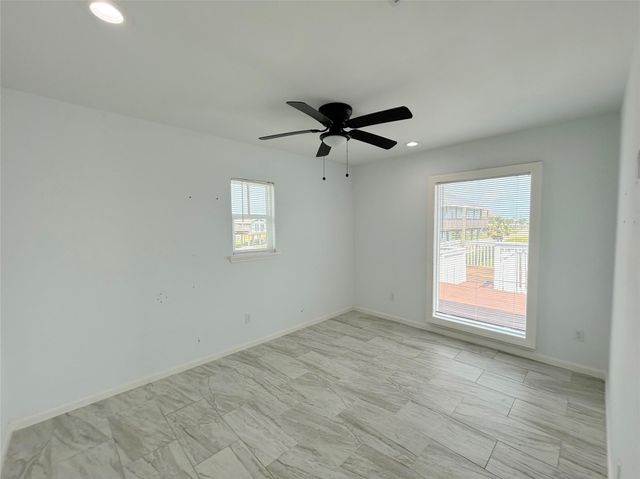 16643 Bermuda Way Way, Jamaica Beach, TX 77554