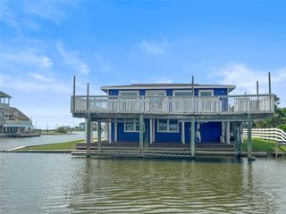 16643 Bermuda Way Way, Jamaica Beach, TX 77554