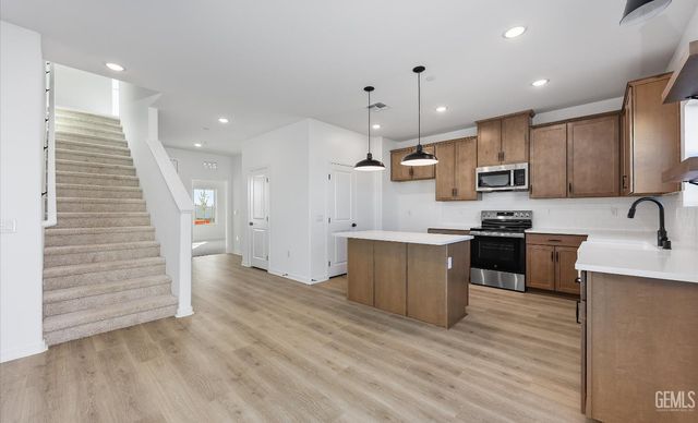 7615 Prodi Court, Bakersfield, CA 93313