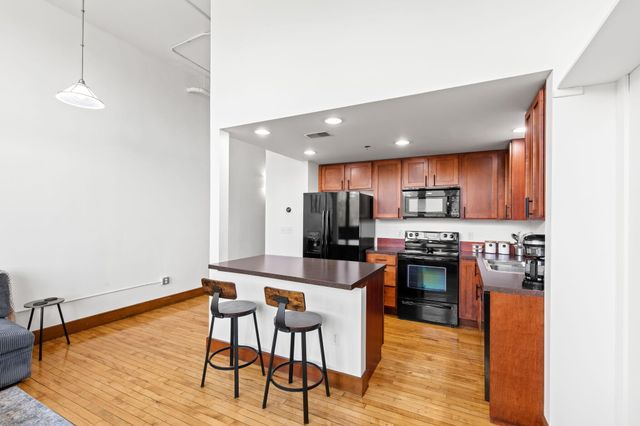 600 Broadway Avenue Nw 203, City Of Grand Rapids, MI 49504