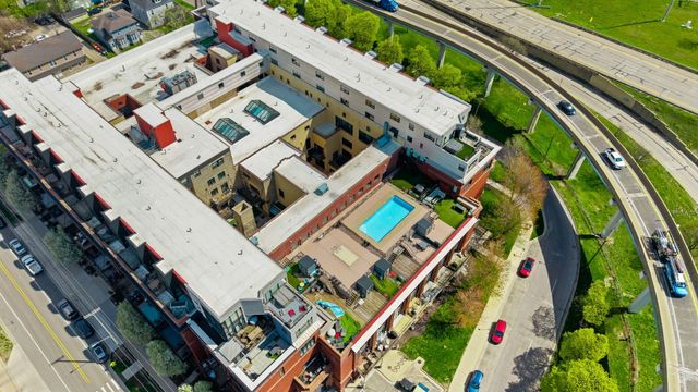 600 Broadway Avenue Nw 203, City Of Grand Rapids, MI 49504