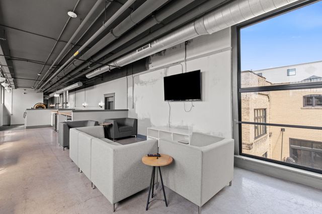 600 Broadway Avenue Nw 203, City Of Grand Rapids, MI 49504