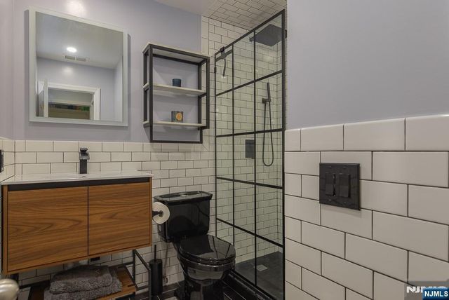 156 Liberty Street 16, Little Ferry, NJ 07643