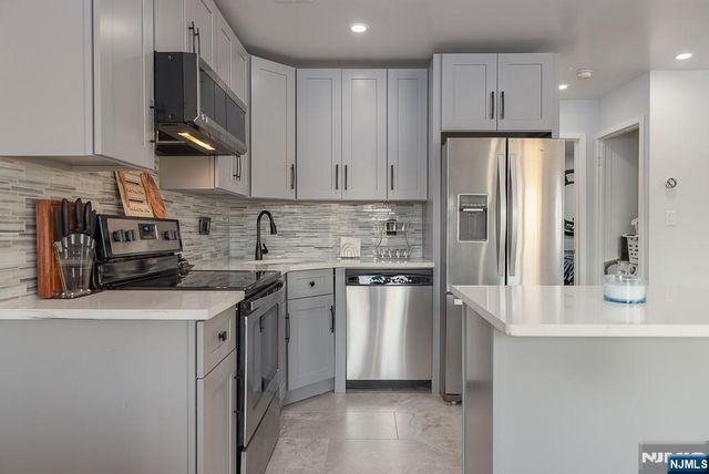 156 Liberty Street 16, Little Ferry, NJ 07643