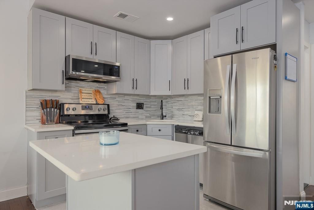 156 Liberty Street 16, Little Ferry, NJ 07643