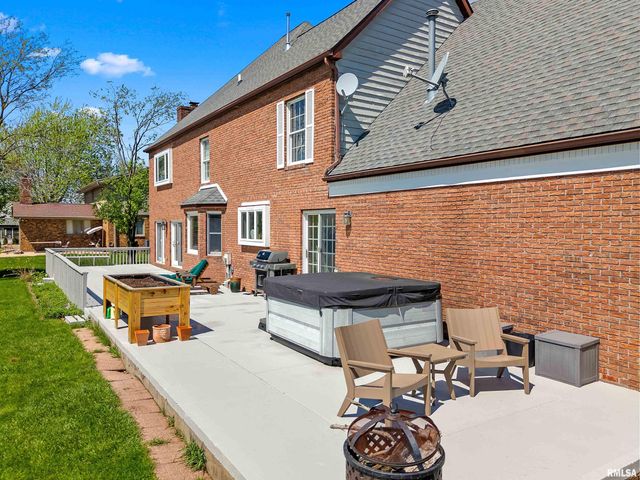 302 E MORNINGSIDE Drive, Peoria, IL 61614