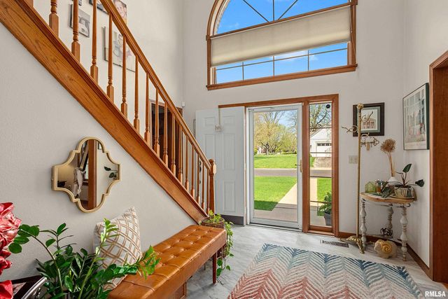 302 E MORNINGSIDE Drive, Peoria, IL 61614