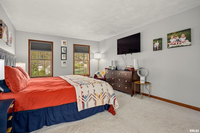 302 E MORNINGSIDE Drive, Peoria, IL 61614