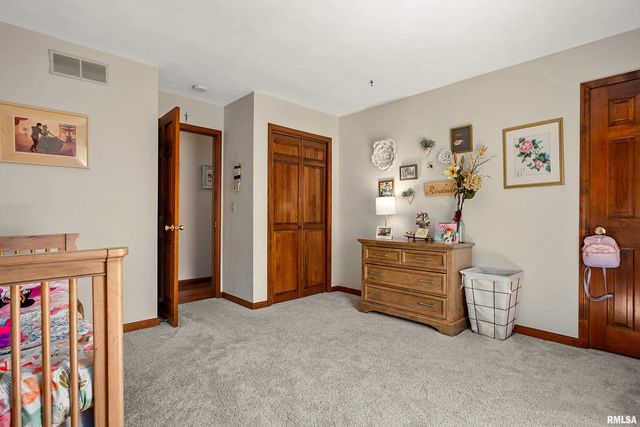 302 E MORNINGSIDE Drive, Peoria, IL 61614