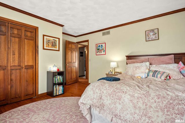 302 E MORNINGSIDE Drive, Peoria, IL 61614