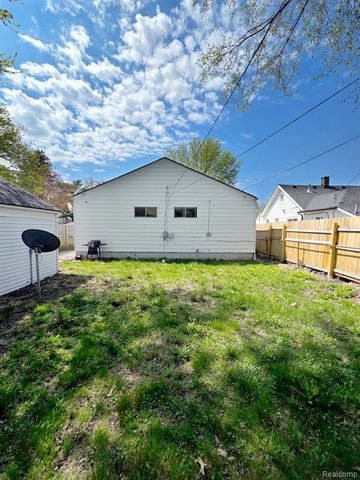 5046 Lafontaine Street, Grosse Pointe, MI 48236