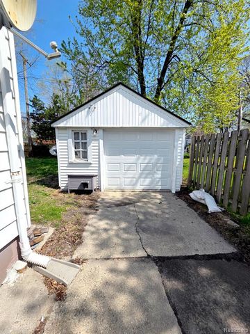 5046 Lafontaine Street, Grosse Pointe, MI 48236