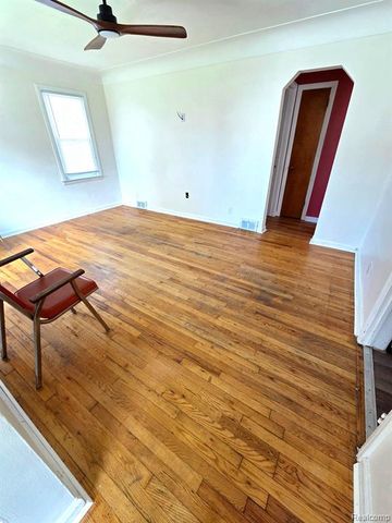 5046 Lafontaine Street, Grosse Pointe, MI 48236