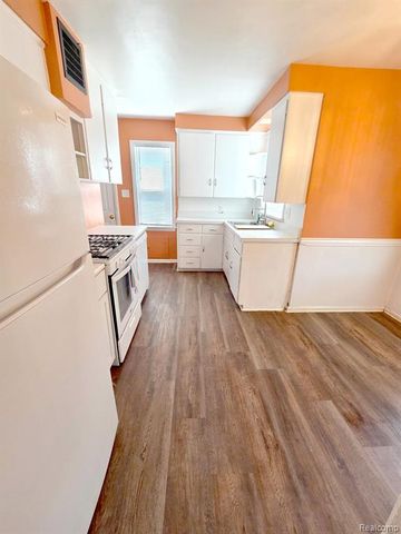 5046 Lafontaine Street, Grosse Pointe, MI 48236