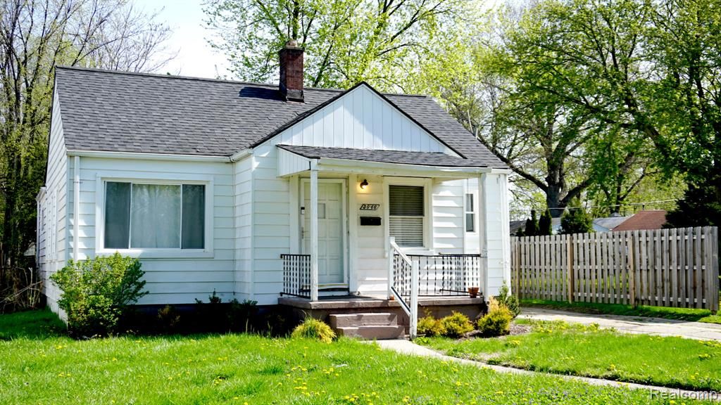 5046 Lafontaine Street, Grosse Pointe, MI 48236