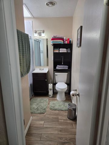 610 ESPANOLA Street NE, Albuquerque, NM 87108