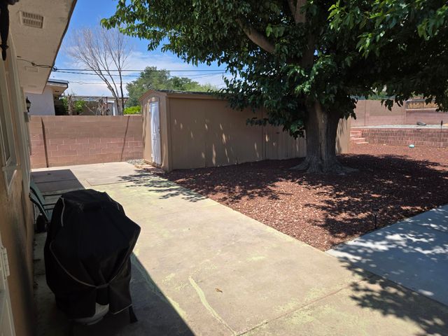 610 ESPANOLA Street NE, Albuquerque, NM 87108
