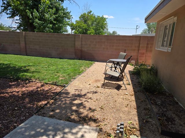 610 ESPANOLA Street NE, Albuquerque, NM 87108