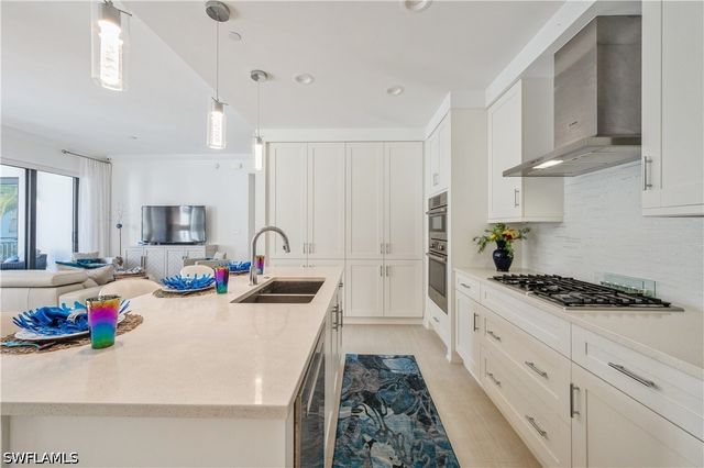 1135 3rd AVE S 304, Naples, FL 34102