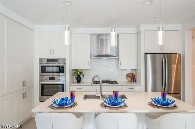 1135 3rd AVE S 304, Naples, FL 34102