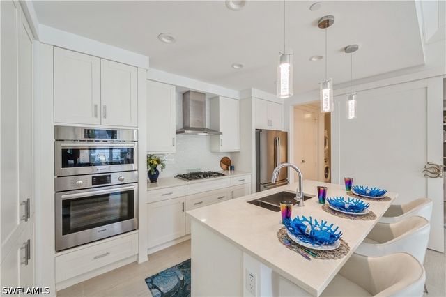1135 3rd AVE S 304, Naples, FL 34102