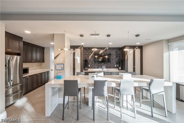1135 3rd AVE S 304, Naples, FL 34102