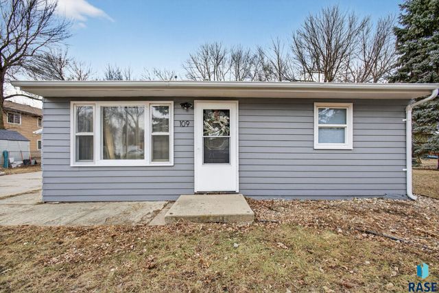 109 S Columbia St Street, Harrisburg, SD 57032