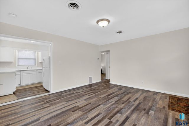 109 S Columbia St Street, Harrisburg, SD 57032