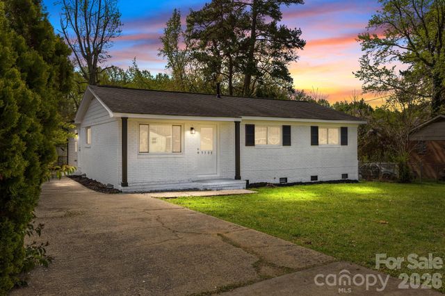 9300 Edgevale Drive, Charlotte, NC 28216