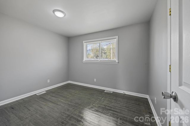 9300 Edgevale Drive, Charlotte, NC 28216