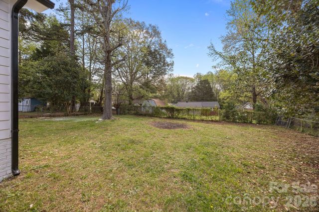 9300 Edgevale Drive, Charlotte, NC 28216