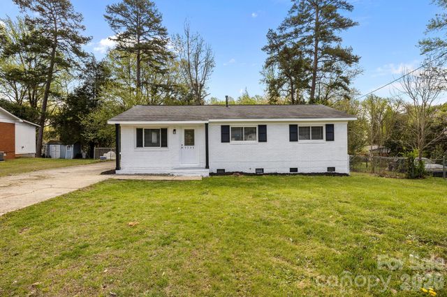 9300 Edgevale Drive, Charlotte, NC 28216