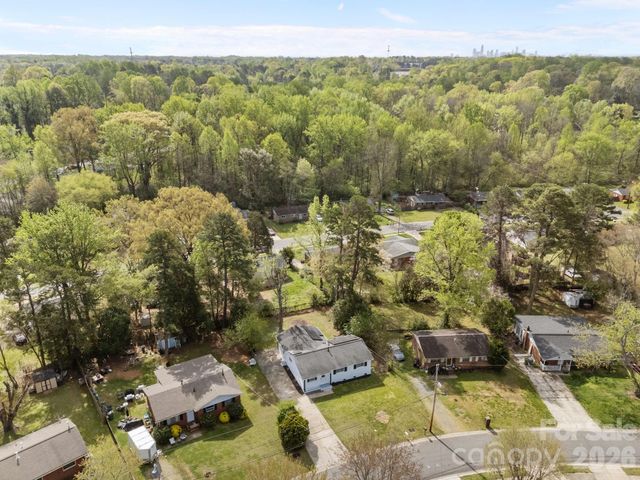 9300 Edgevale Drive, Charlotte, NC 28216