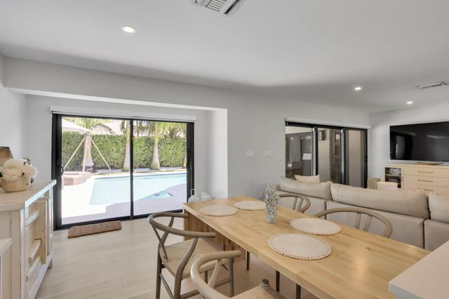 2520 SW 5th Street, Boynton Beach, FL 33435