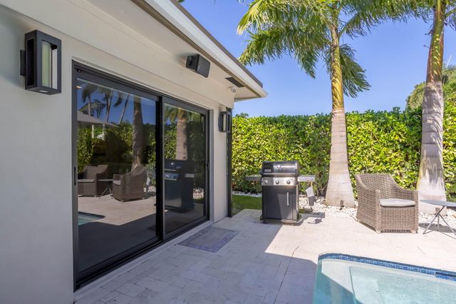 2520 SW 5th Street, Boynton Beach, FL 33435