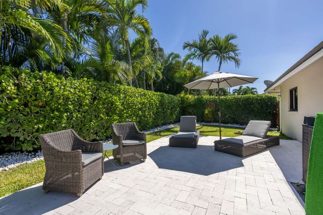 2520 SW 5th Street, Boynton Beach, FL 33435