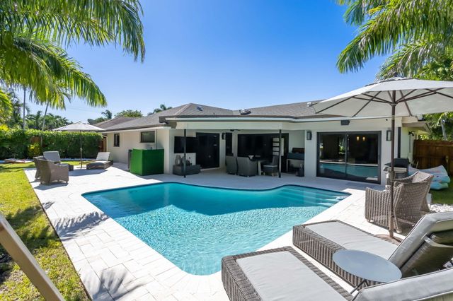 2520 SW 5th Street, Boynton Beach, FL 33435