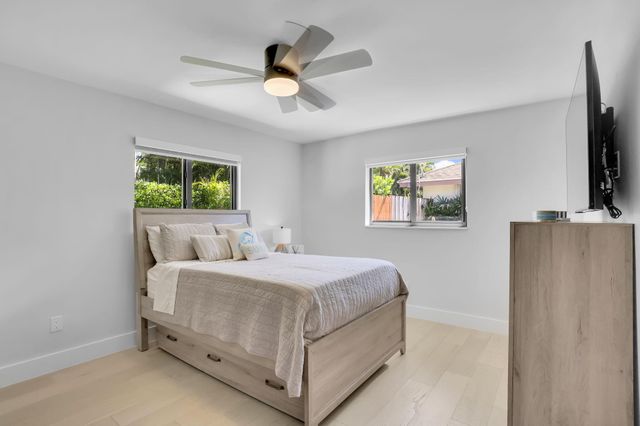 2520 SW 5th Street, Boynton Beach, FL 33435